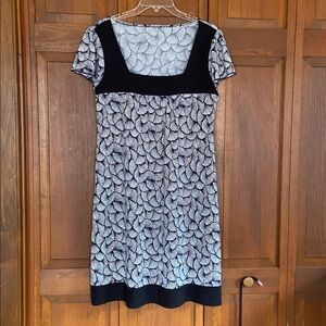 BLACK & WHITE FLORAL DRESS WITH BLACK LINING & RUFFLE SLEEVES